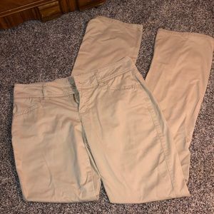 Maurices Khakis